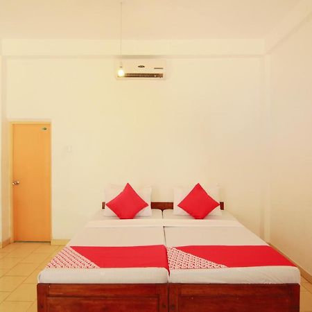 Oyo 553 Polhena Bay Resort Matara Dış mekan fotoğraf