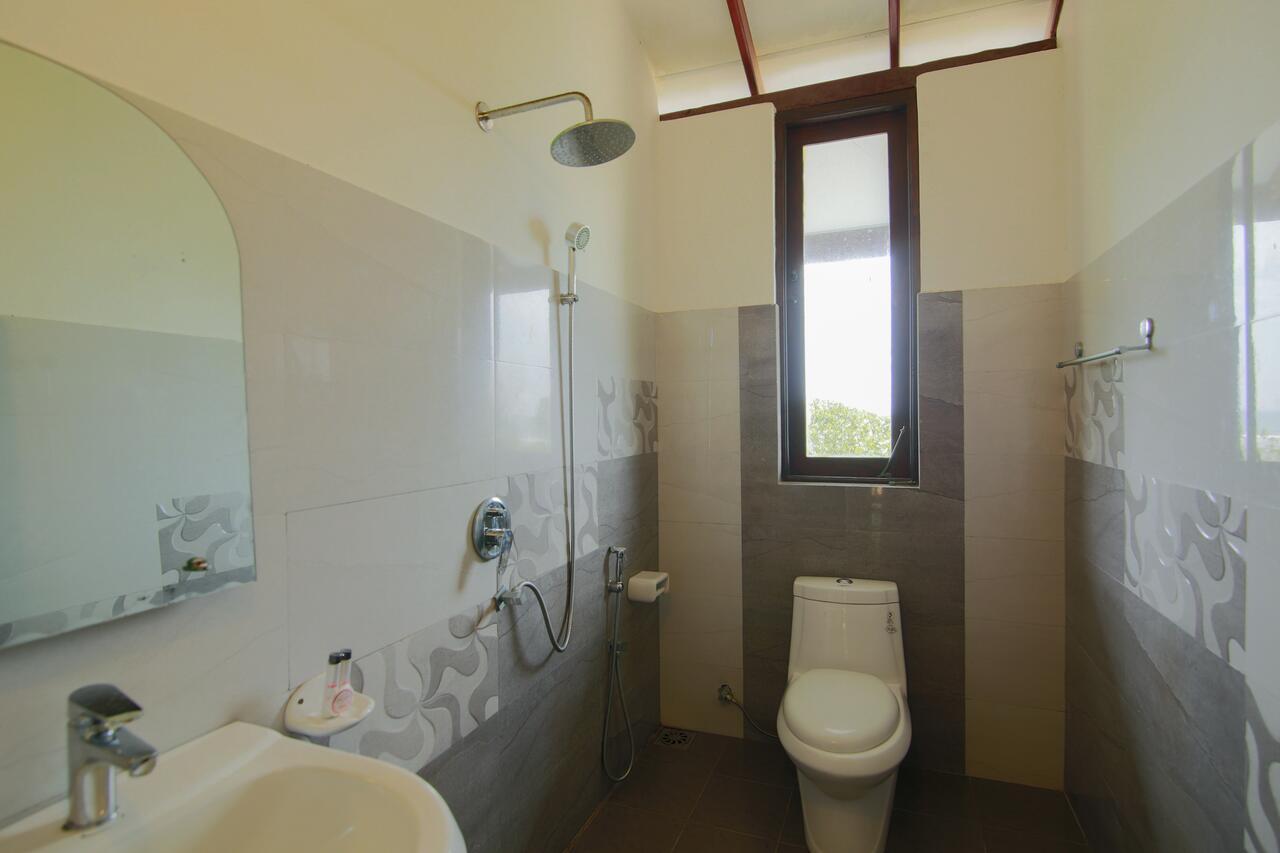 Oyo 553 Polhena Bay Resort Matara Dış mekan fotoğraf